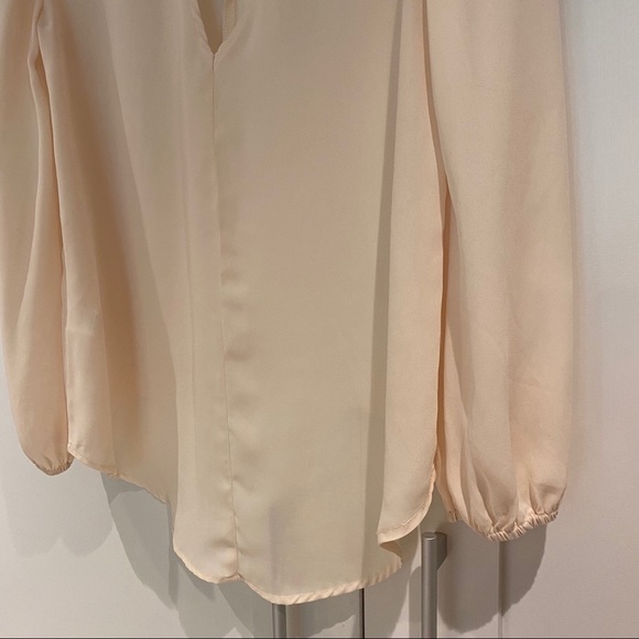 Lumiere High-Low Blouse - Picture 6 of 8